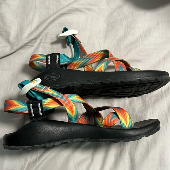 Chaco rainbow colored strapped sandals. Size 8 - Picture 3 of 3